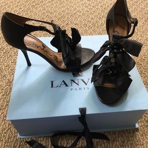 Authentic Lanvin buffalo pump with strass